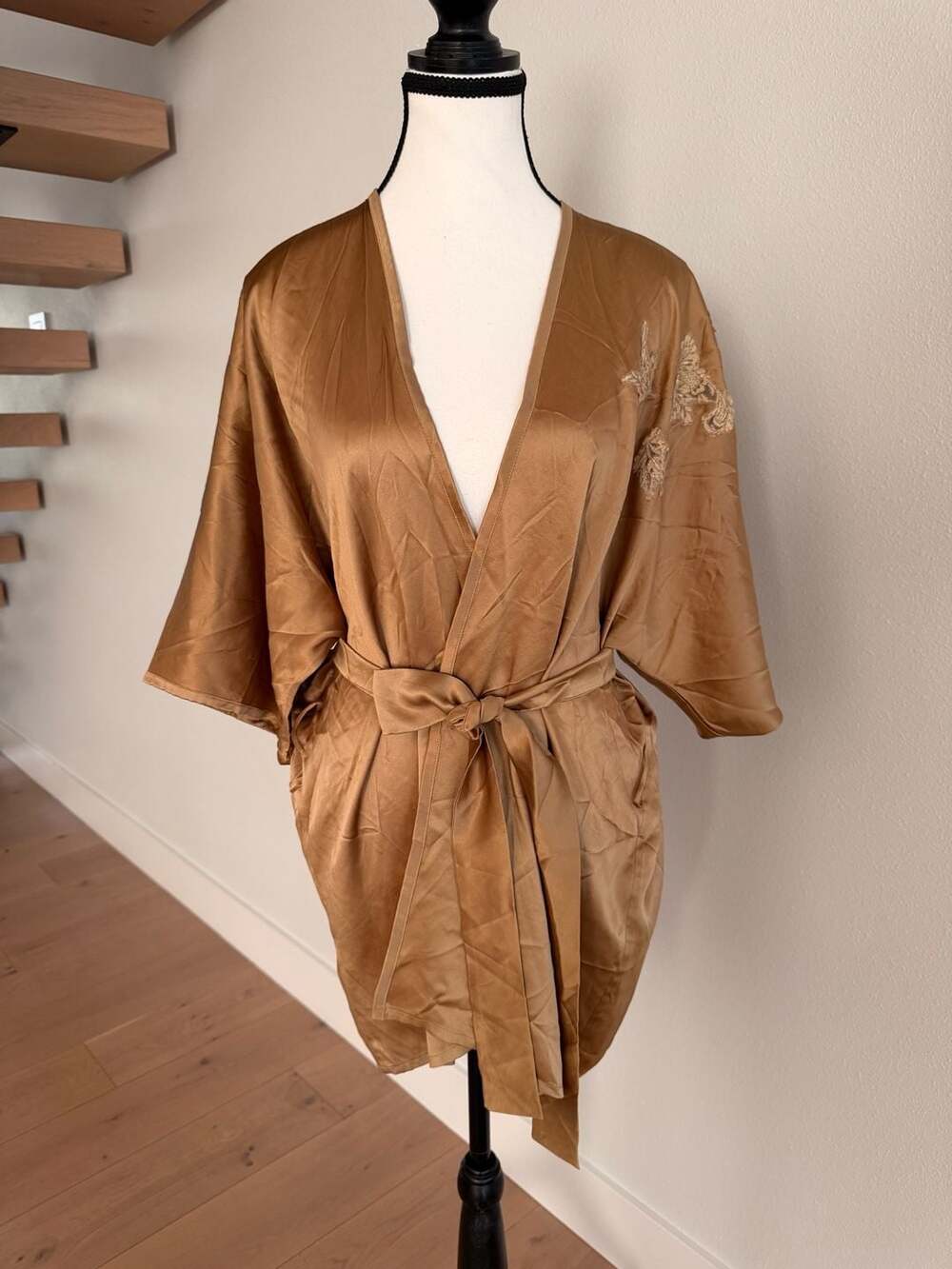 Christine Lingerie Vancouver 100% Silk Embroidered Short Kimono Robe